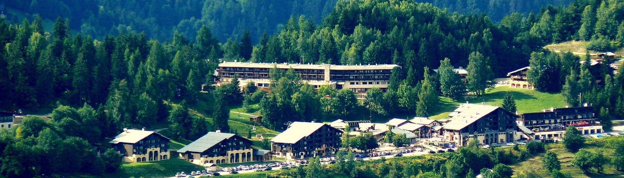 Vue aérienne de Doucy Station